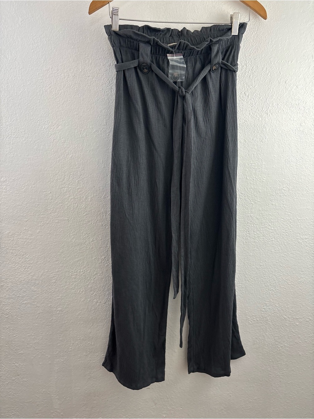 Active USA crinkle-textured wide-leg grey trouser size M
